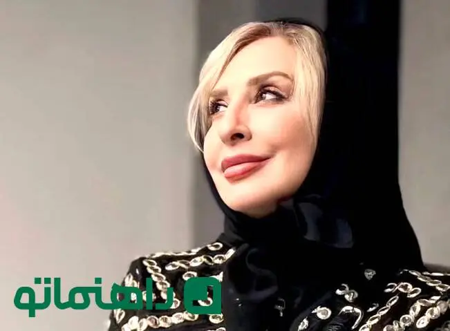 پاپاراتزی ایرانی؛ ظاهر باورنکردنی مرجانه گلچین با مینی اسکارف/ روسری ترند برای نوجوان‌ها