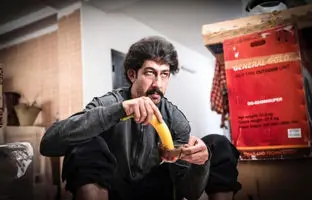 پاپاراتزی ایرانی؛ رقابت بین بهرام افشاری و سامان احتشامی؛ تصویری بامزه از پشت صحنه سریال پایتخت