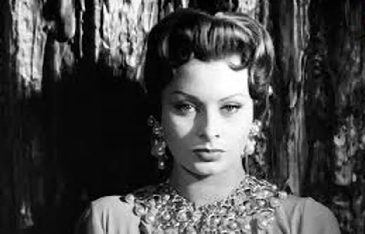  سفر در زمان؛ ظاهر «سوفیا لورن» در ۸۱ سالگی؛ سال ۱۳۹۳ 