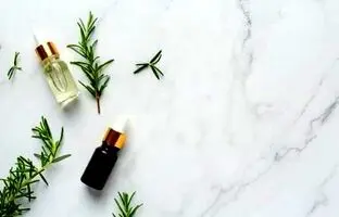 فواید رزماری برای موی سر ؛ رز ماری چگونه به رشد مو کمک می کند؟