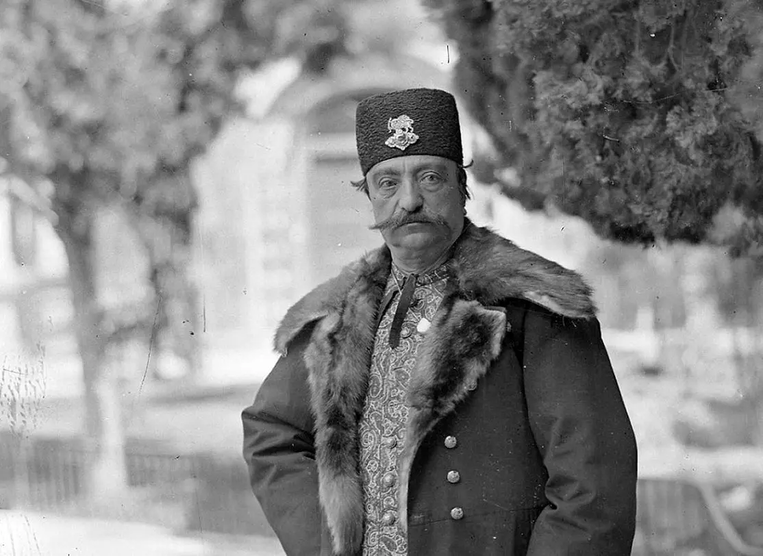  ناصرالدین شاه و دیسِ پُلو، وقت ناهار در تالار آینه + تصویر