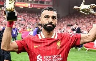 تصاویری از همسر محجبه محمد صلاح در اهدای جایزه کفش طلا