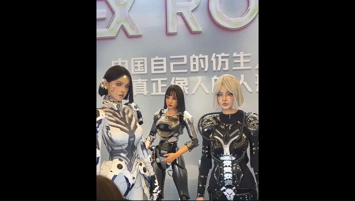 (ویدئو) دختران رباتی در پکن