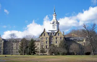 تیمارستانی که ارواح سرگردان در آن پرسه می زنند! +ویدئو