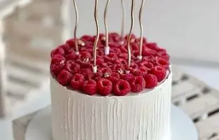 ترِندترین ایده‌های کیک تولد در سال ۲۰۲۵ 