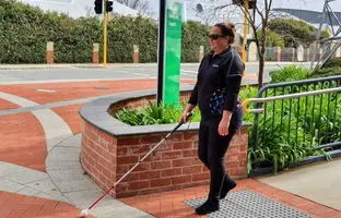 این عینک هوشمند نابینایان را از کمک دیگران بی‌نیاز می‌کند