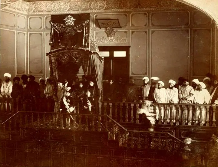 خواهر و برادرهای احمدشاه در اروپا