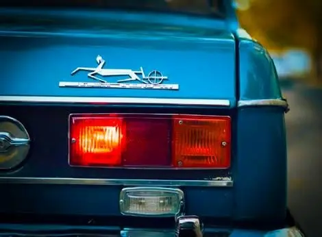 اولین لوگوی طراحی شده برای یک شرکت خودروسازی در ایران + عکس