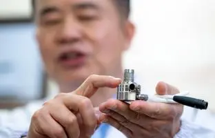 کوچک‌ترین قلب مصنوعی جهان / شاهکار ۴۵ گرمی در بدن پسربچه ۷ ساله جای گرفت