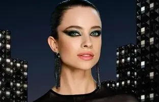 بهترین رنگ‌های سایه چشم برای تکمیل استایل لباس مشکی