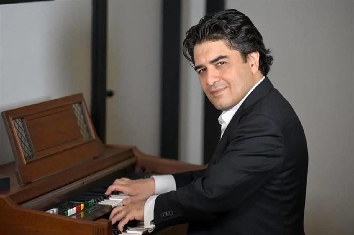 آموزش آهنگ «تولدت مبارک » توسط سامان احتشامی، سلطان پیانو نوازی به مهدیار کلایی + ویدئو
