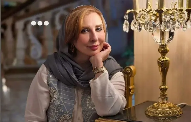 جذاب‌ترین استایل بهاری مرجانه گلچین با کت سوزن‌دوزی شده