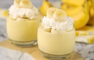 طرز تهیه یک دسر راحت با موز و ژله برای شب یلدا