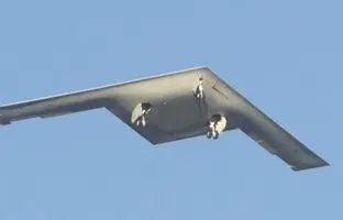  جدیدترین ویدئو از پرواز آزمایشی بمب‌افکن جدید آمریکا، B-21 ریدر + ویدئو