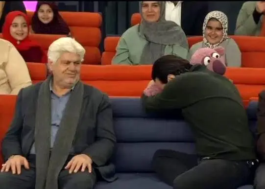 سرودخوانی جناب خان برای بانوان فوتسالیست؛ زیاده‌روی کردم محسن؟! + ویدئو