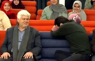 سرودخوانی جناب خان برای بانوان فوتسالیست؛ زیاده‌روی کردم محسن؟! + ویدئو