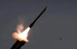  بازدید فرمانده اسرائیلی از محل اصابت موشک ایرانی + ویدئو