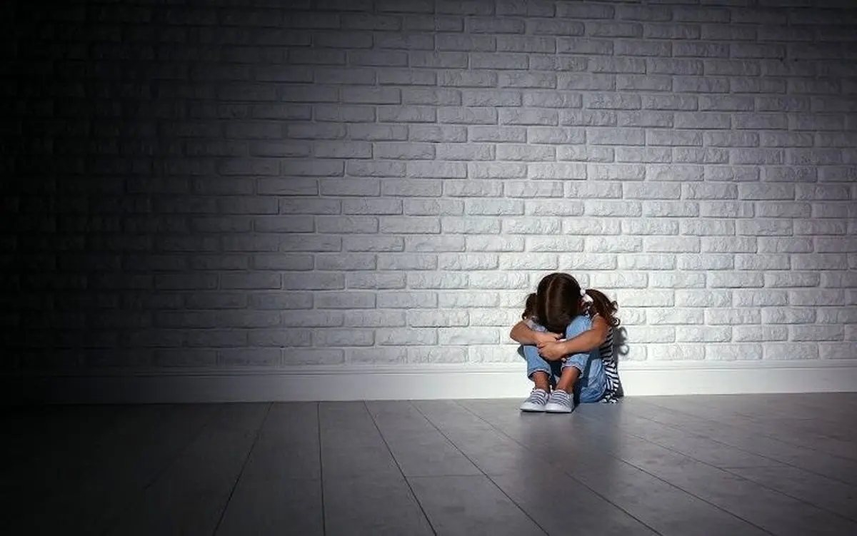 
نشانه‌های آزار جنسی در کودکان؛ آنچه والدین باید بدانند
