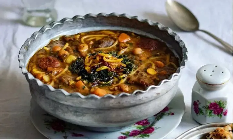 خوشمزه بپزید؛ طرز تهیه آش ترش مازندرانی محلی و خوشمزه