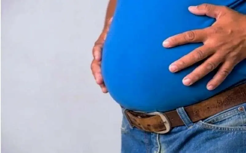 ۵ رفتار روزانه که ناخواسته شما را چاق می‌کند