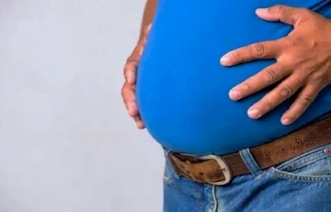 ۵ رفتار روزانه که ناخواسته شما را چاق می‌کند