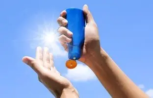 5 ضد آفتاب‌ عالی برای پوست کم‌آب و دهیدراته