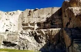 سفری به قدمگاه مقدس هخامنشیان؛ ایوان قدمگاه کجاست؟ 
