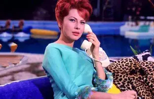 ثریا اسفندیاری، همسر شاه در عتبات عالیات + تصاویر