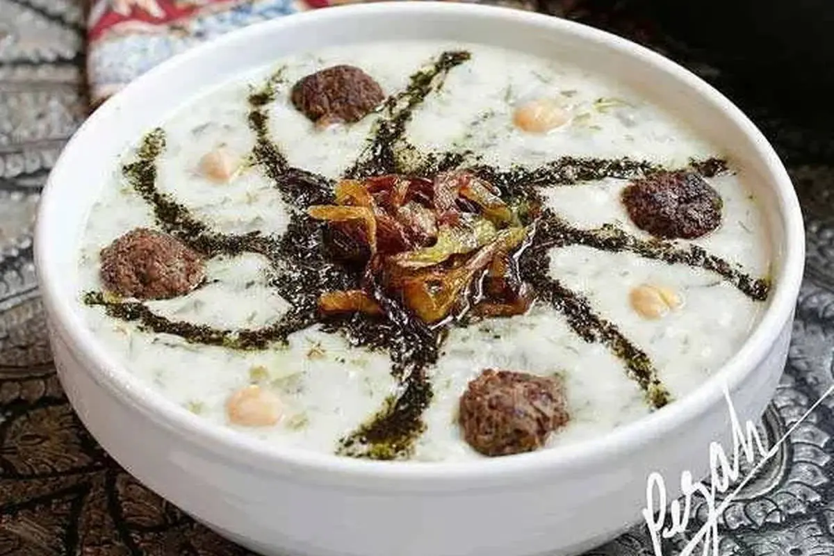 طرز تهیه آش دوغ تبریزی با گوشت قلقلی و برنج خیلی خوشمزه و مقوی