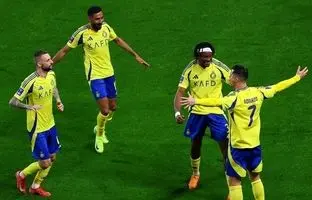  پرواز ۲.۴۴ متری کریستیانو رونالدو در ۴۰ سالگی + ویدئو