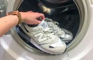 می‌توان کفش‌ را در ماشین لباسشویی شست؟