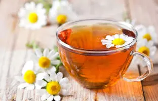 فواید شگفت‌انگیز چای بابونه که علم نیز آن‌ها را تأیید کرده است 