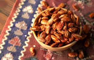 خواص تخمه ژاپنی چیست و نحوه شکستن تخمه جابانی چگونه است؟