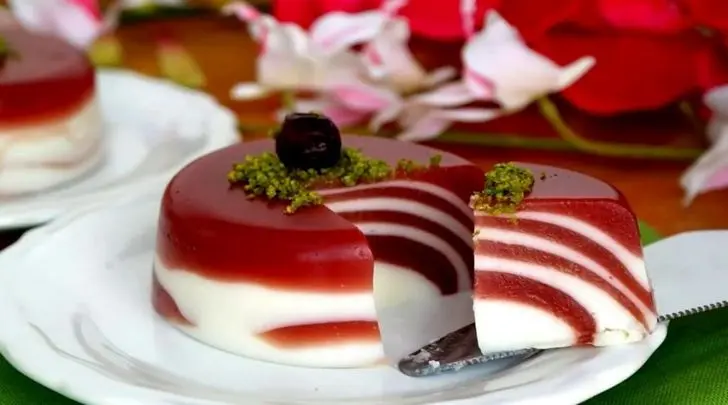 3 دسر خوشمزه و متفاوت با انار برای شب یلدا