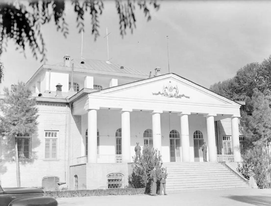 سفارت شوروی در ایران آذرماه ۱۳۲۲ + عکس

