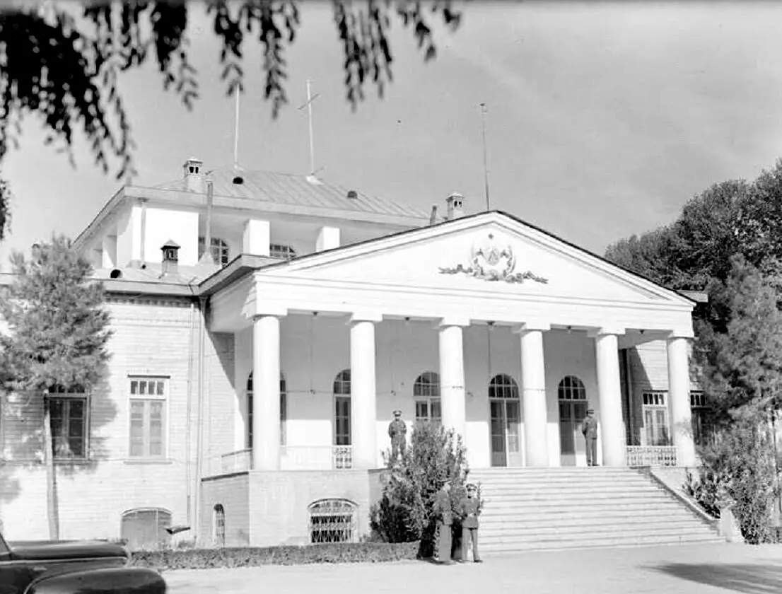 سفارت شوروی در ایران آذرماه ۱۳۲۲ + عکس
