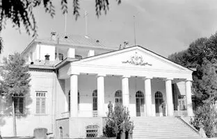 سفارت شوروی در ایران آذرماه ۱۳۲۲ + عکس
