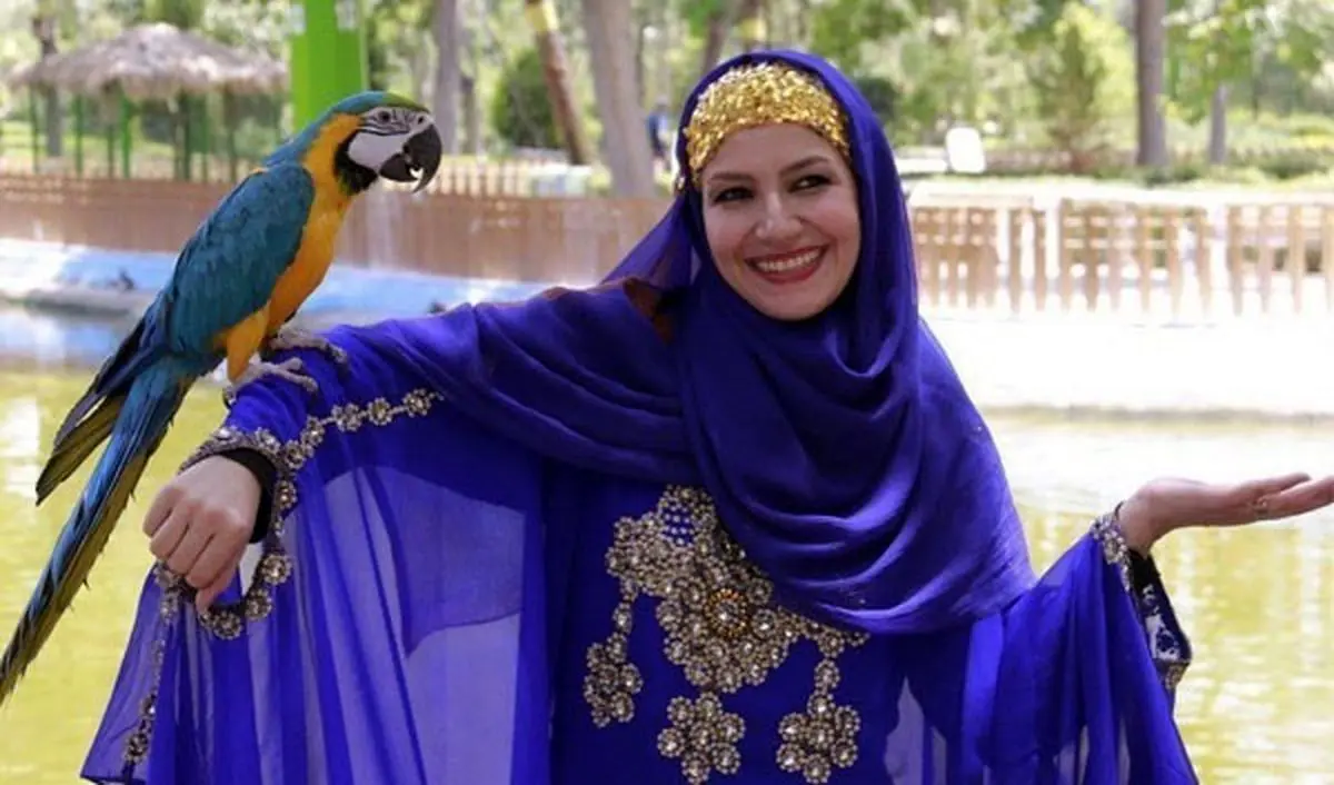  پاپاراتزی ایرانی؛ عکس شیک از خاله شادونه در جشن تولدش 