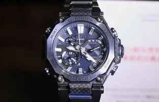 کاسیو جدیدترین ساعت G-Shock خود را با بدنه فیبر کربن معرفی کرد + تصاویر