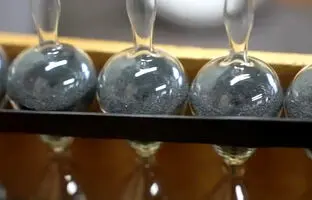 فرآیند تماشایی ساخت «ساعت شنی» توسط استاد مشهور ژاپنی + ویدئو
