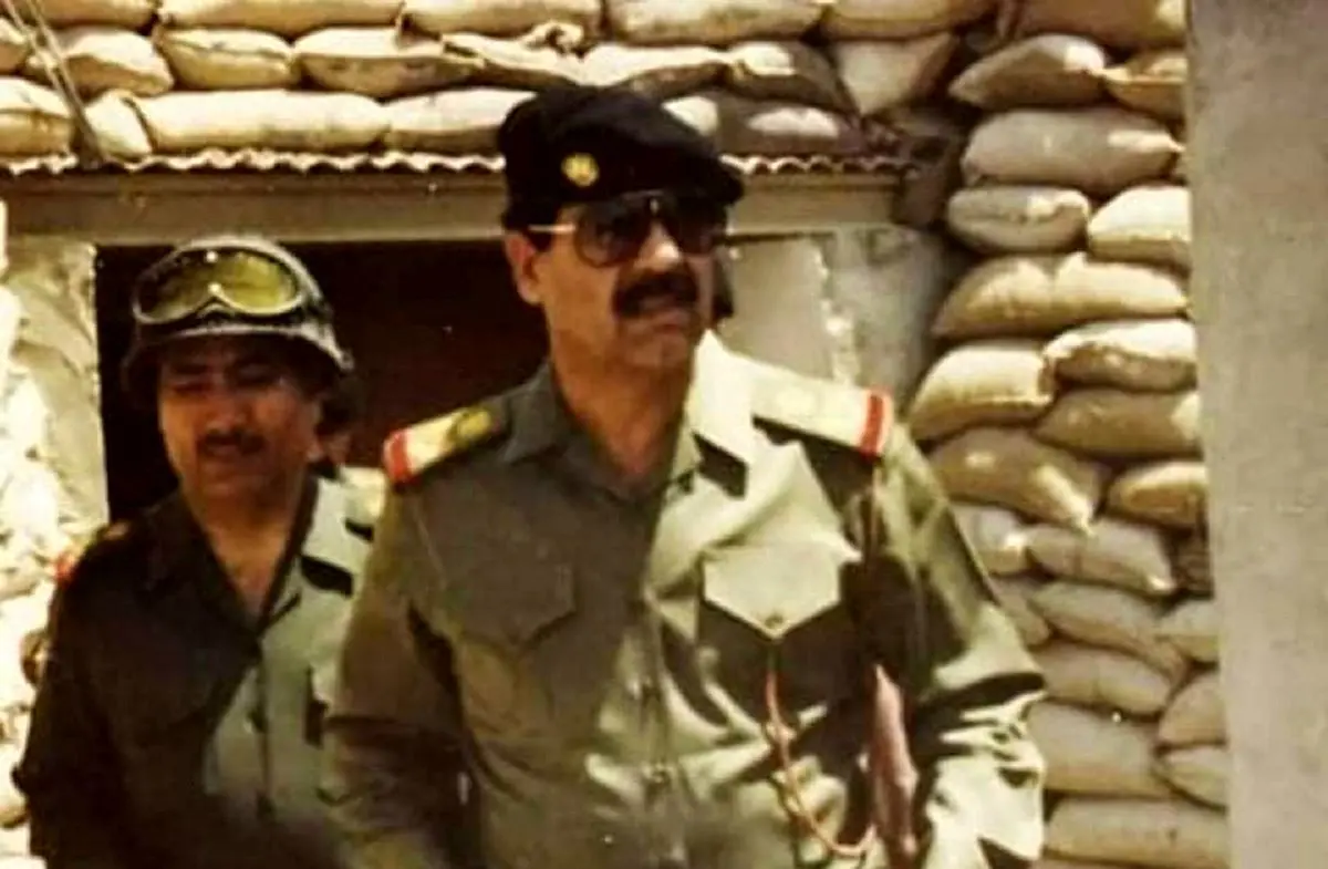 عکس قدیمی: صدام در حرم امام رضا(ع) در سال 1354 