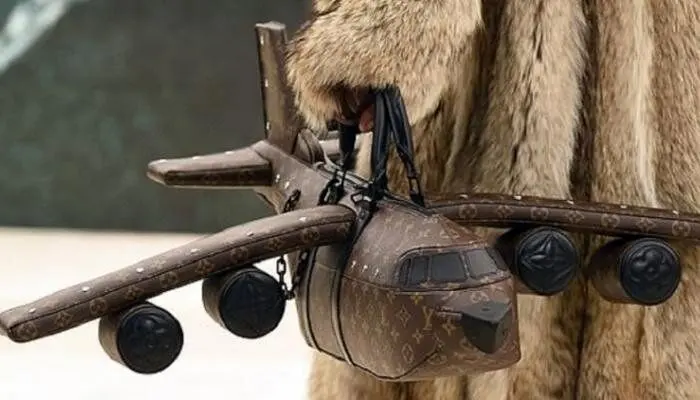 کیف دستی که از هواپیمای واقعی گران‌تر است! + تصاویر