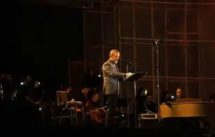 همخوانی ۷ هزار نفری با علیرضا قربانی در ورزشگاه آزادی + ویدئو