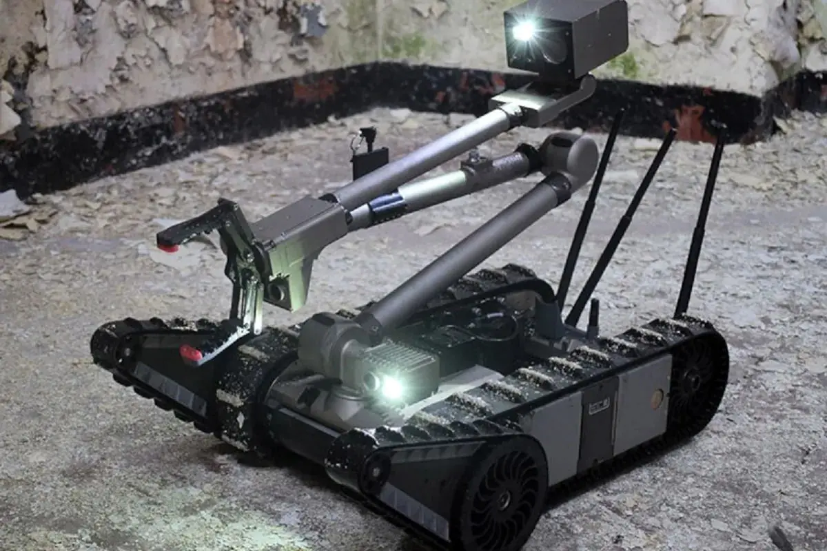 ربات PackBot ۵۲۵ با قابلیت‌هایی مانند خنثی‌سازی بمب و انجام عملیات امدادی + ویدئو