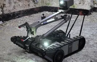 ربات PackBot ۵۲۵ با قابلیت‌هایی مانند خنثی‌سازی بمب و انجام عملیات امدادی + ویدئو