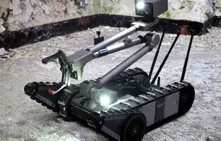 ربات PackBot ۵۲۵ با قابلیت‌هایی مانند خنثی‌سازی بمب و انجام عملیات امدادی + ویدئو