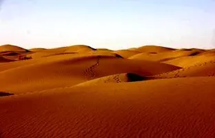 ۱۵ گردشگر در کویر طبس گم شدند