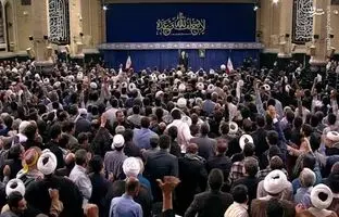 لحظه ورود رهبرانقلاب به حسینیه امام خمینی(ره) + ویدئو