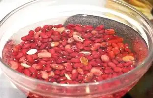 چرا باید قبل از پخت حبوبات آن را خیس کرد / فواید پنهانی که نمی‌دانید + ویدئو