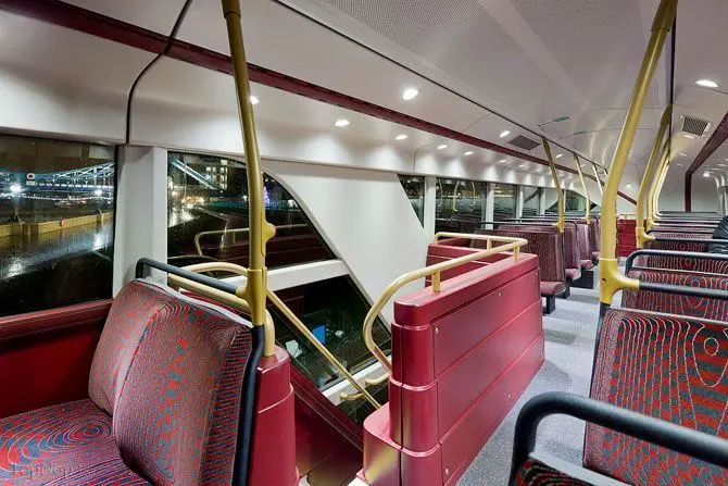 اتوبوس‌های سه طبقه در لندن 